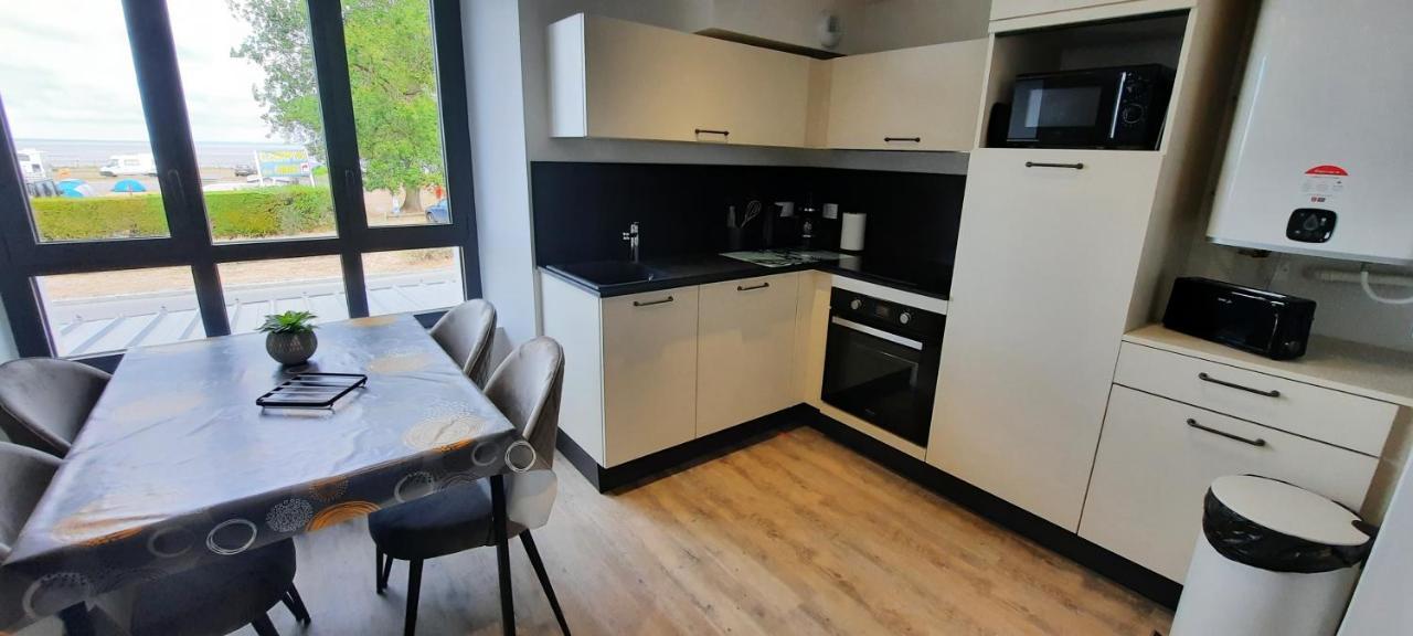Les Appartements De La B Saint-Benoît-des-Ondes Kültér fotó